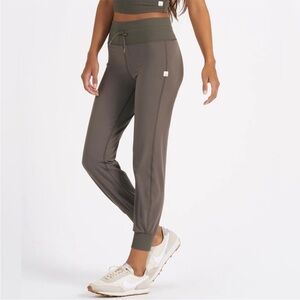 Vuori Women’s Daily Jogger Oregano Green XS